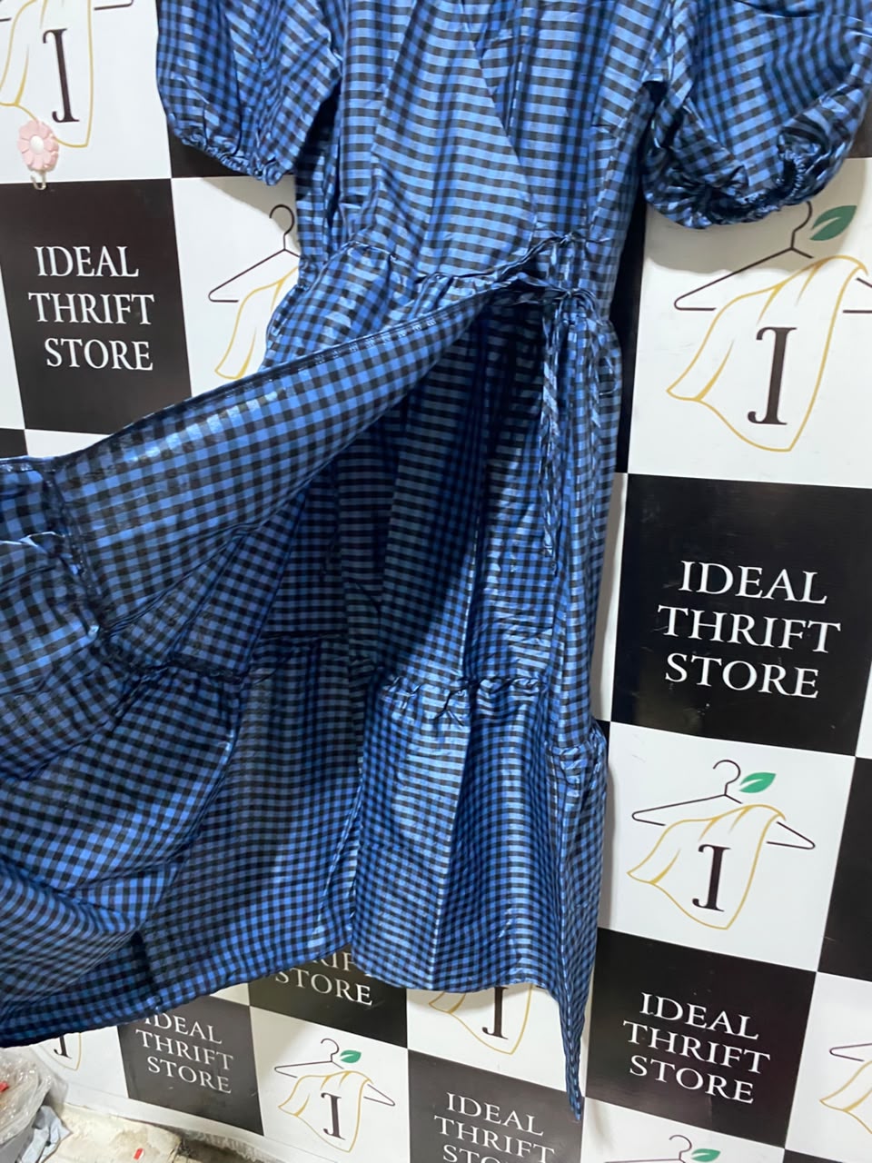 NOBODYS CHILD |L| BUST 20| A19| BLUE AND BLACK GINGHAM CHECK V-NECK PUFF-SLEEVE MIDI DRESS