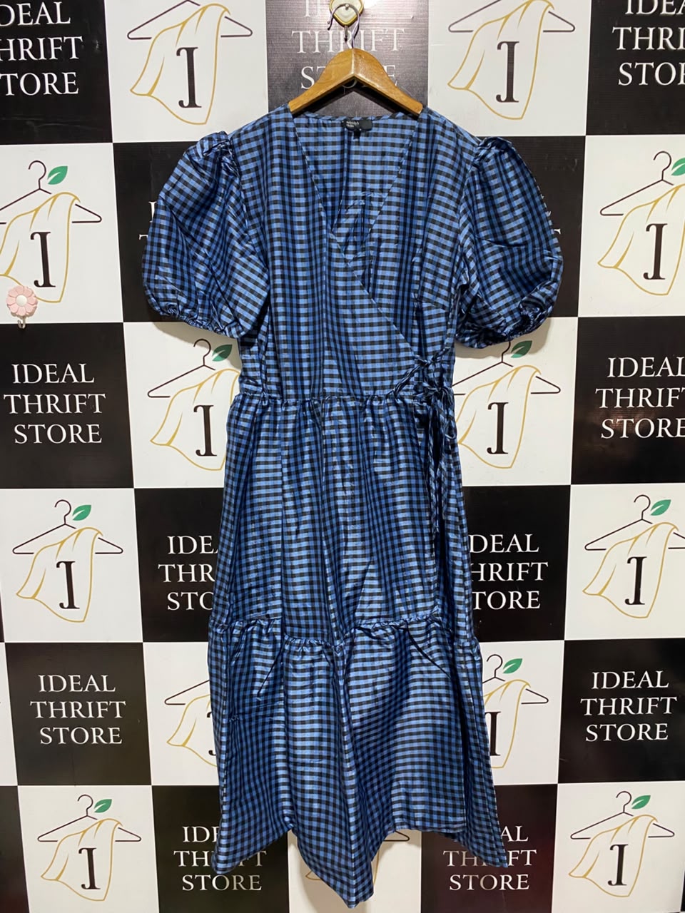 NOBODYS CHILD |L| BUST 20| A19| BLUE AND BLACK GINGHAM CHECK V-NECK PUFF-SLEEVE MIDI DRESS