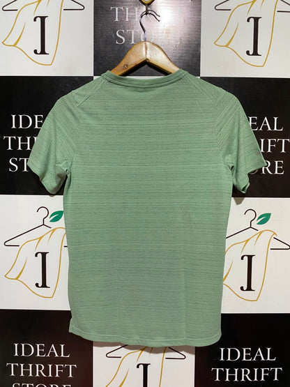 NIKE |L| BUST 17| A18| STAY COOL AND COMFORTABLE DURING YOUR WORKOUTS WITH THIS NIKE SAGE GREEN DRI-FIT ATHLETIC T-SHIRT