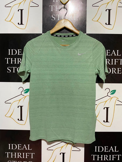 NIKE |L| BUST 17| A18| STAY COOL AND COMFORTABLE DURING YOUR WORKOUTS WITH THIS NIKE SAGE GREEN DRI-FIT ATHLETIC T-SHIRT