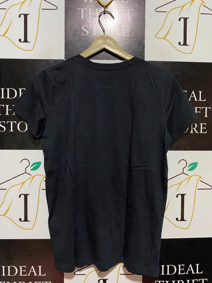 UNDER ARMOUR |M| BUST 19| A18| ENHANCE YOUR ACTIVEWEAR COLLECTION WITH THIS UNDER ARMOUR BLACK LOGO ATHLETIC T-SHIRT