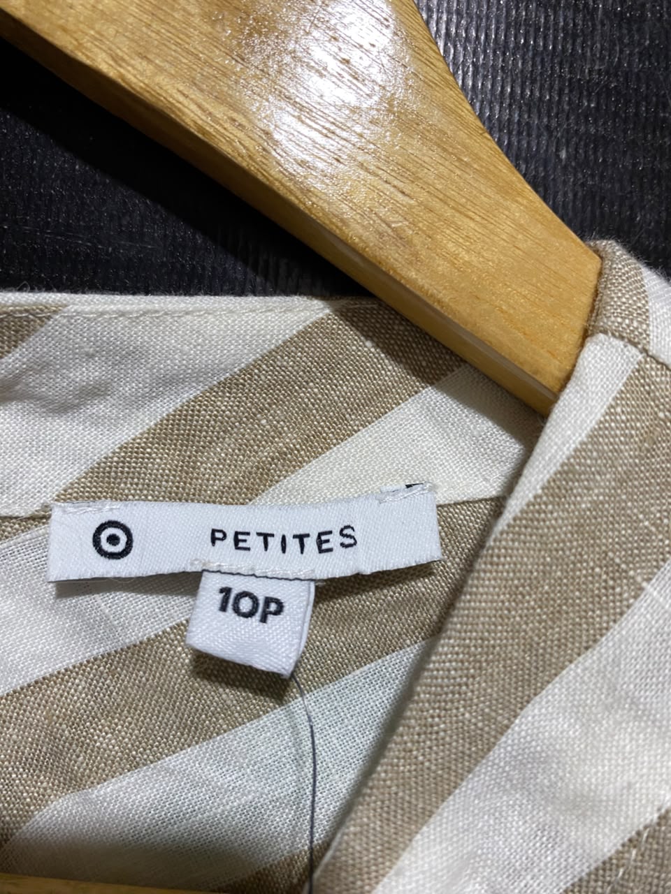 PETITES |M| BUST 18| A18| BEIGE AND WHITE STRIPED CHEVRON SLEEVELESS LINEN TOP