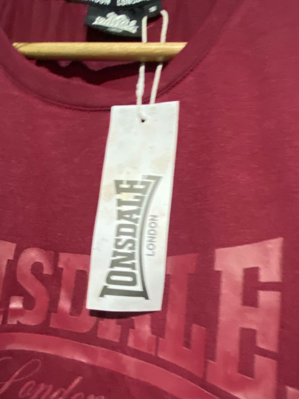LONSDALE |M| BUST 19| A18| MAROON LOGO ATHLETIC T-SHIRT