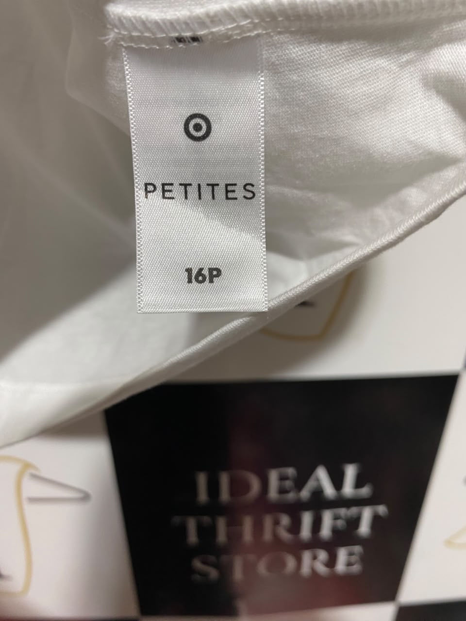 PETITES |XL| BUST 23| A18| WHITE SEQUIN BOW GRAPHIC COTTON T-SHIRT
