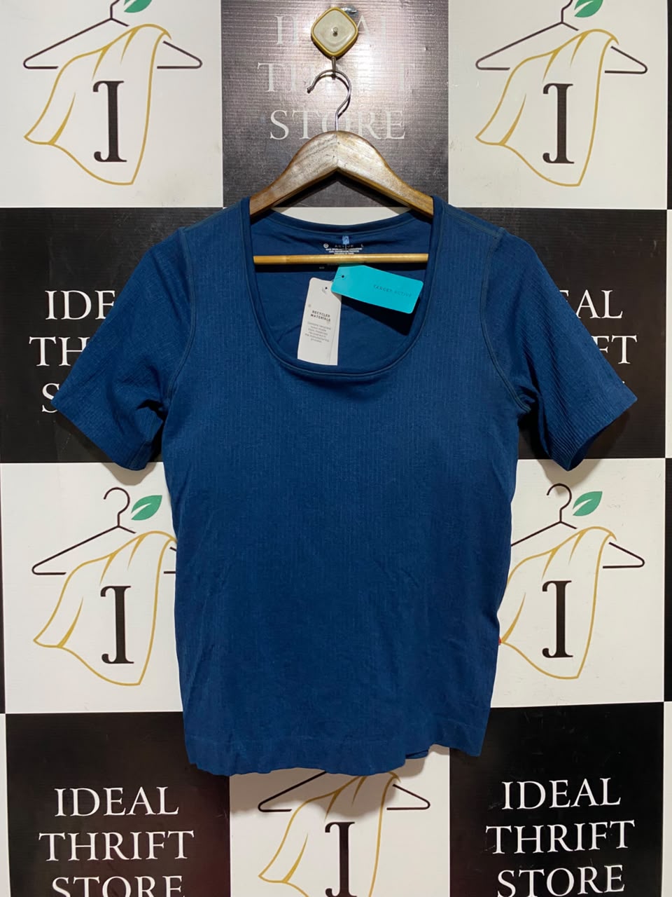 TARGET ACTIVE |L| BUST 17| A18| BLUE RIBBED SCOOP NECK ATHLETIC T-SHIRT