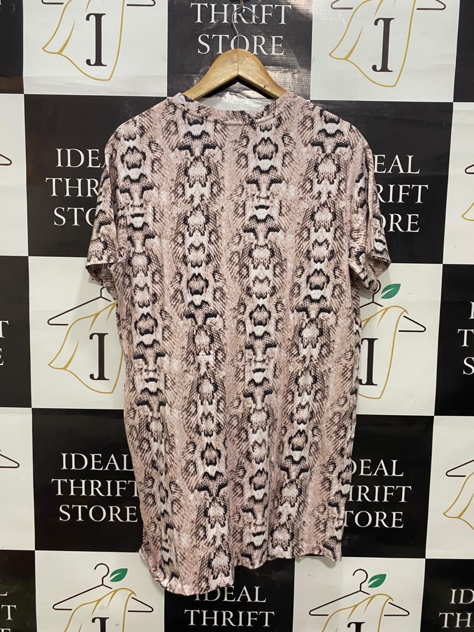 H&M |L| BUST 20| A20| SNAKESKIN PRINT CREW NECK T-SHIRT DRESS