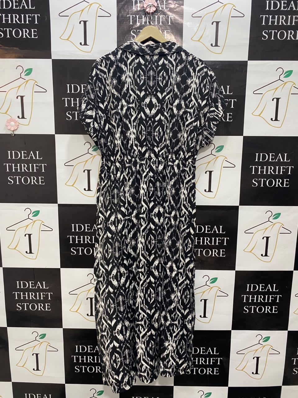 GEORGE |L| BUST FREE| A20| BLACK AND WHITE GEOMETRIC PRINT SHORT SLEEVE SHIRT DRESS