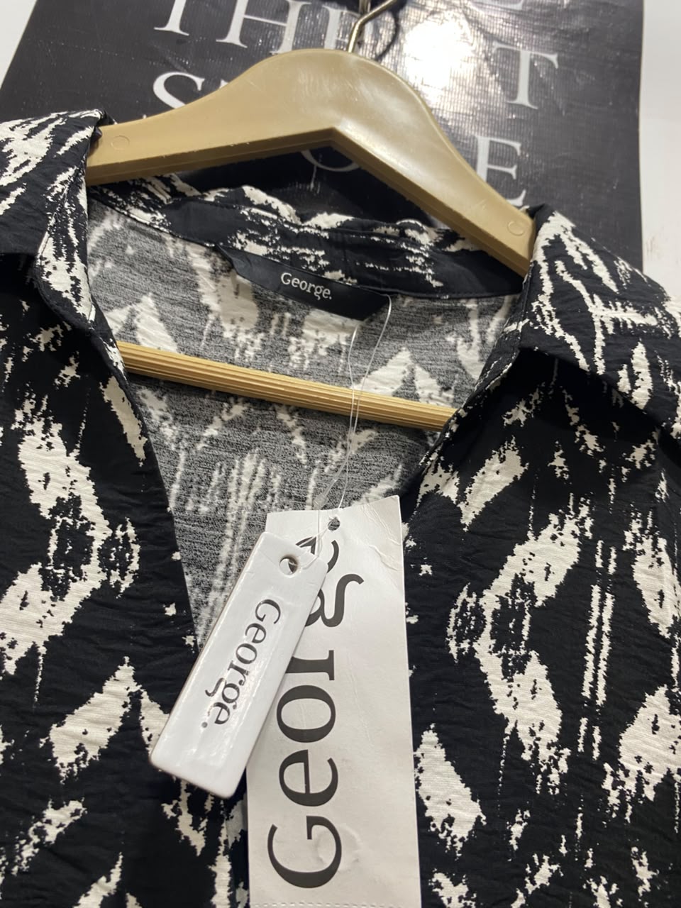 GEORGE |L| BUST FREE| A20| BLACK AND WHITE GEOMETRIC PRINT SHORT SLEEVE SHIRT DRESS
