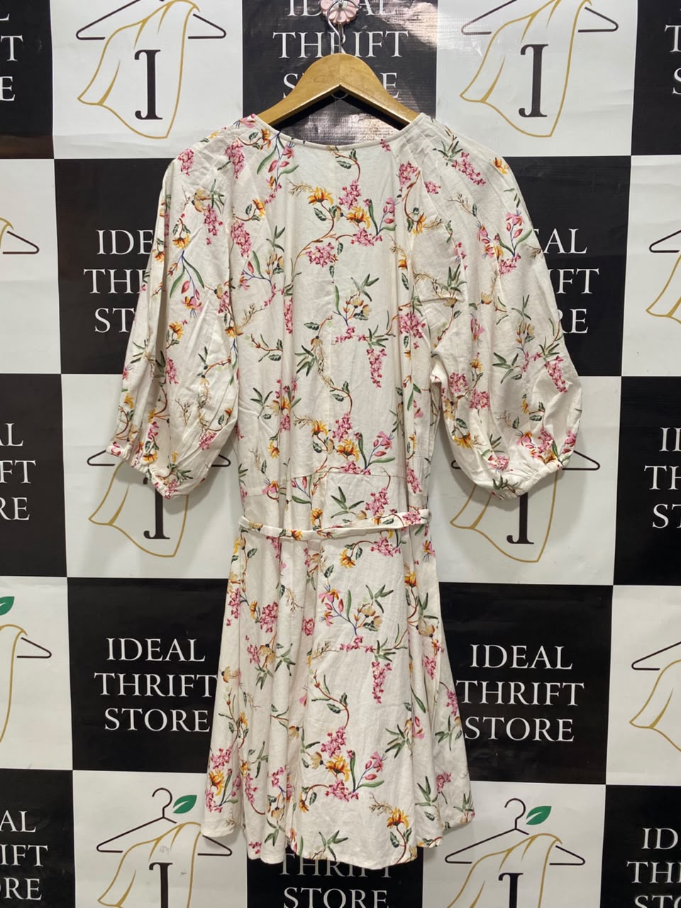 H&M |XL| BUST 21| A20| CREAM AND PINK FLORAL PRINT BUTTON-FRONT MIDI DRESS