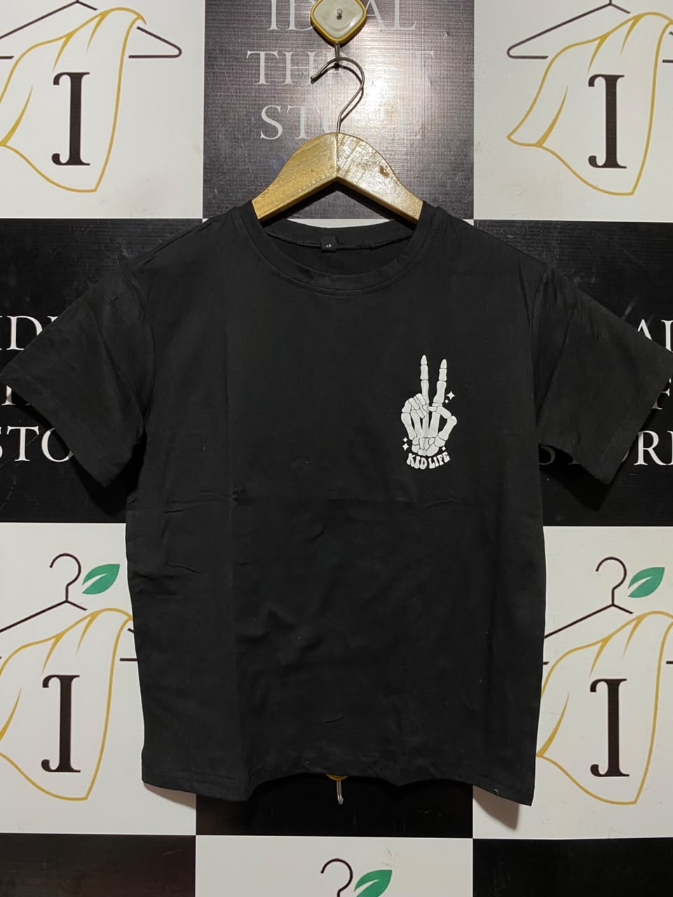 |XS| BUST 16| A1| BLACK "KID LIFE" SKELETON HAND PEACE SIGN T-SHIRT