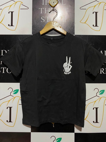 |XS| BUST 16| A1| BLACK "KID LIFE" SKELETON HAND PEACE SIGN T-SHIRT