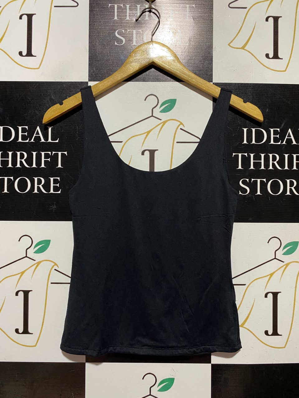H&M |S| BUST 14| A1| CLASSIC BLACK SCOOP NECK TANK TOP