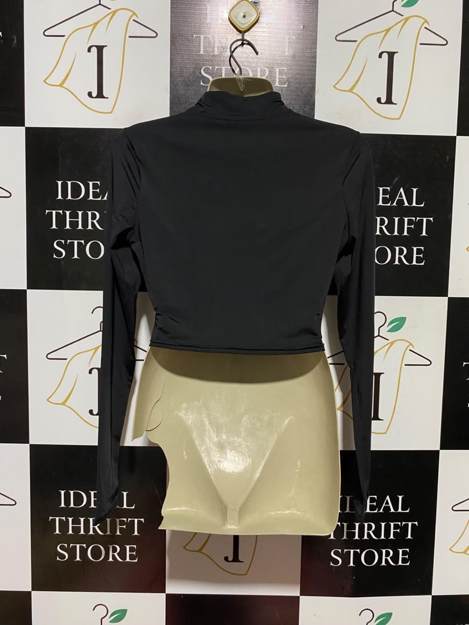 SHEIN |M| BUST 15| A19| BLACK HALF-ZIP LONG SLEEVE CROP TOP