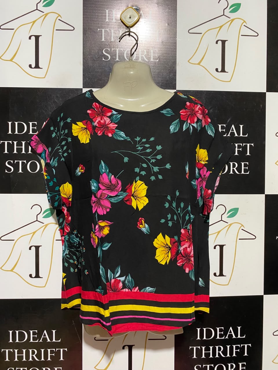 PEACOCKS |M|  BUST 21| A19| BLACK MULTICOLOR FLORAL PRINT SHORT SLEEVE TOP