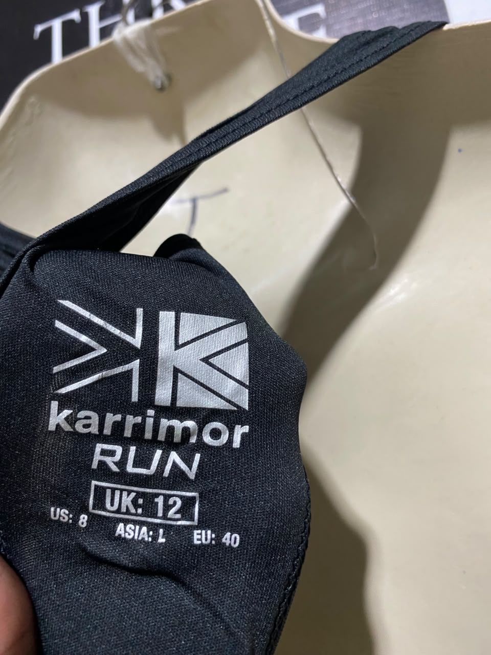 KARRIMOR |L| BUST 19| A19| BLACK ATHLETIC RUNNING TANK TOP