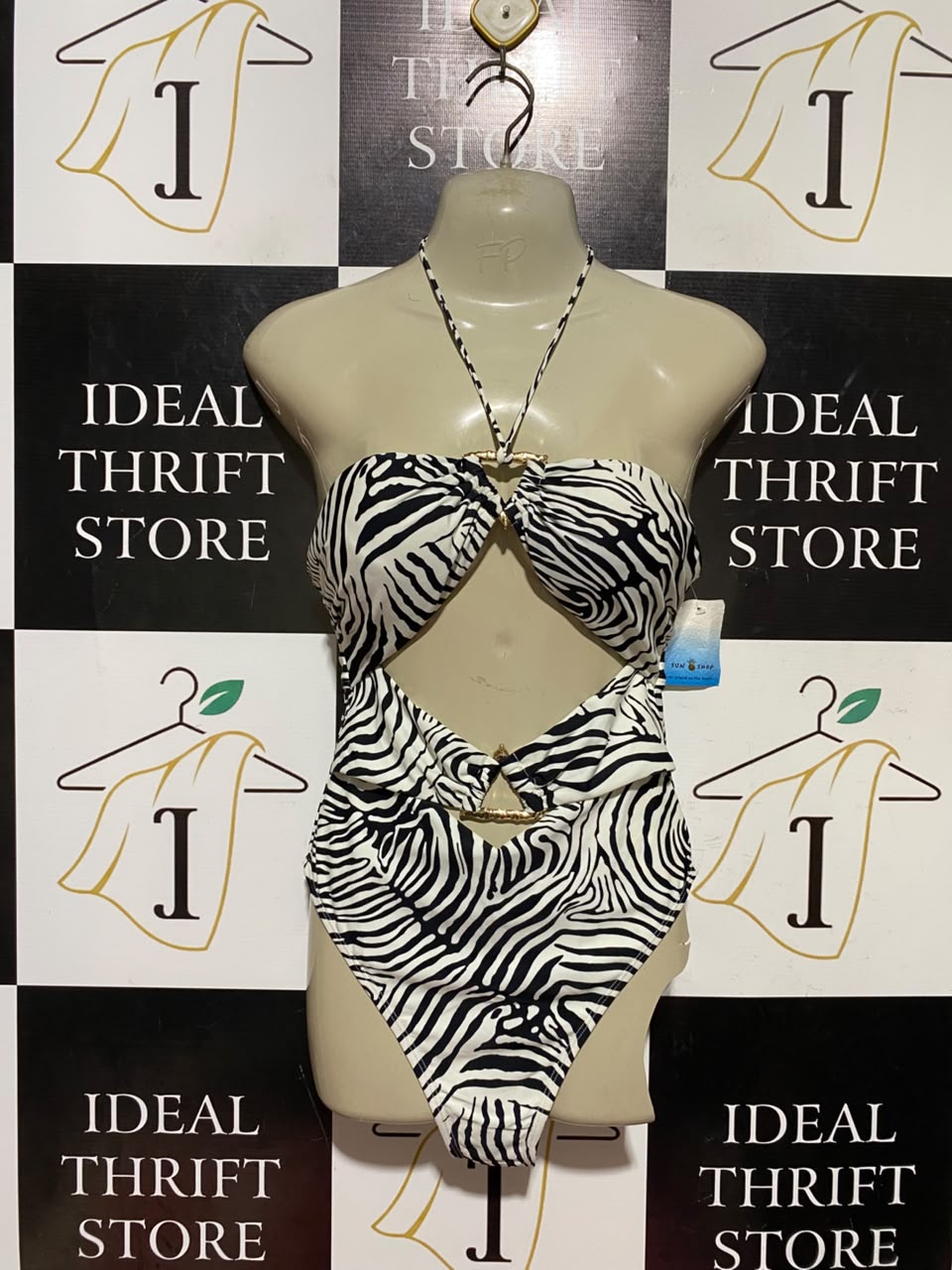 RIVER ISLAND |S| BUST 17| A19| BLACK AND WHITE ZEBRA PRINT HALTER CUTOUT ONE-PIECE SWIMSUIT