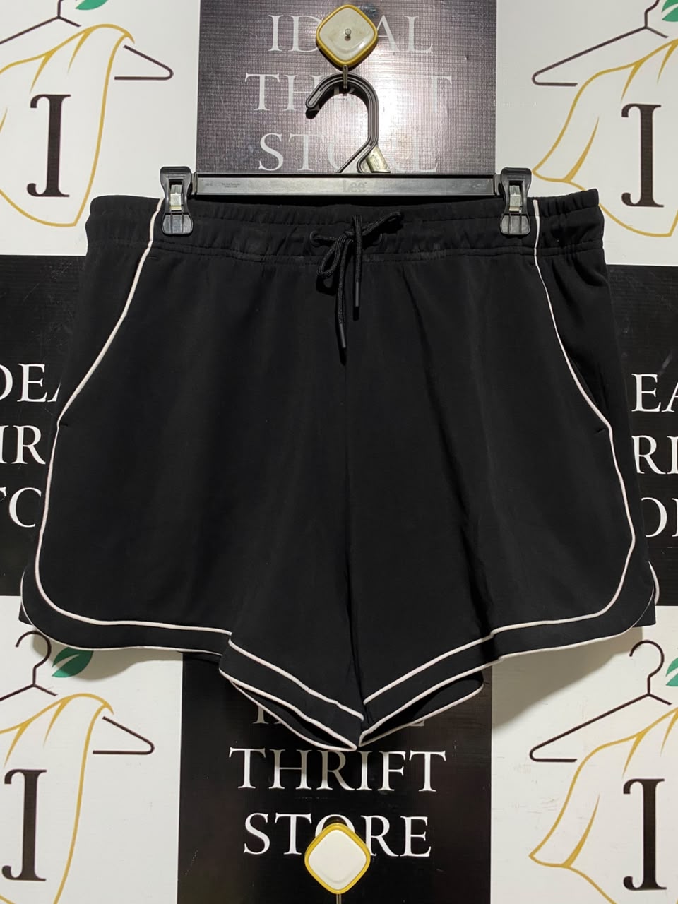 TARGET ACTIVE |L| WAIST 34| A19| BLACK CONTRAST PIPED LOUNGE SHORTS