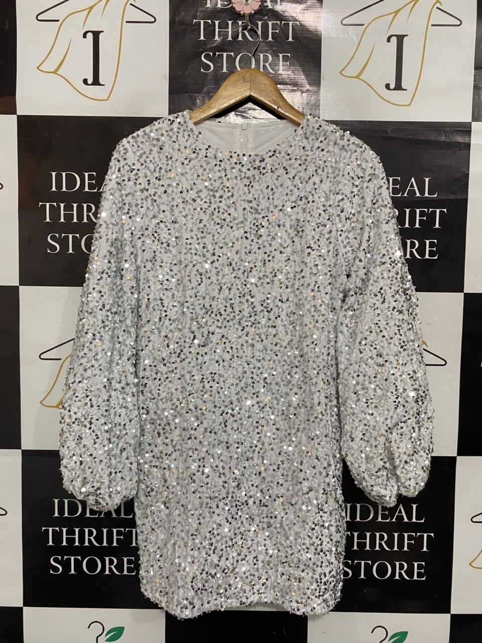 |S| BUST 17| A21| SILVER SEQUIN SPARKLY LONG SLEEVE MINI DRESS
