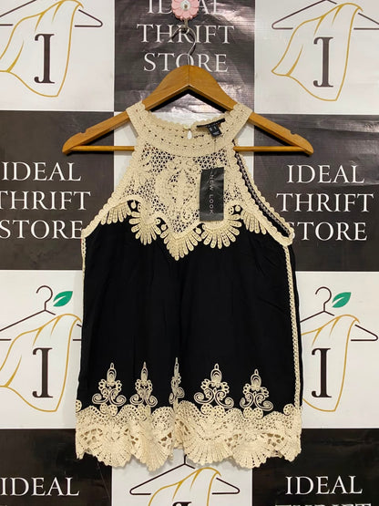 NEW LOOK |S| BUST 17| A20| BLACK AND BEIGE CROCHET LACE HALTER TOP