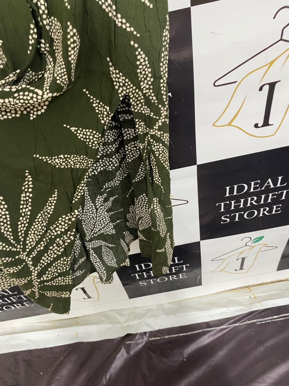 PEACOCKS |L| BUST 19| A20| OLIVE GREEN LEAF PRINT MIDI DRESS SQUARE NECK PUFF SLEEVE SLIT DRESS