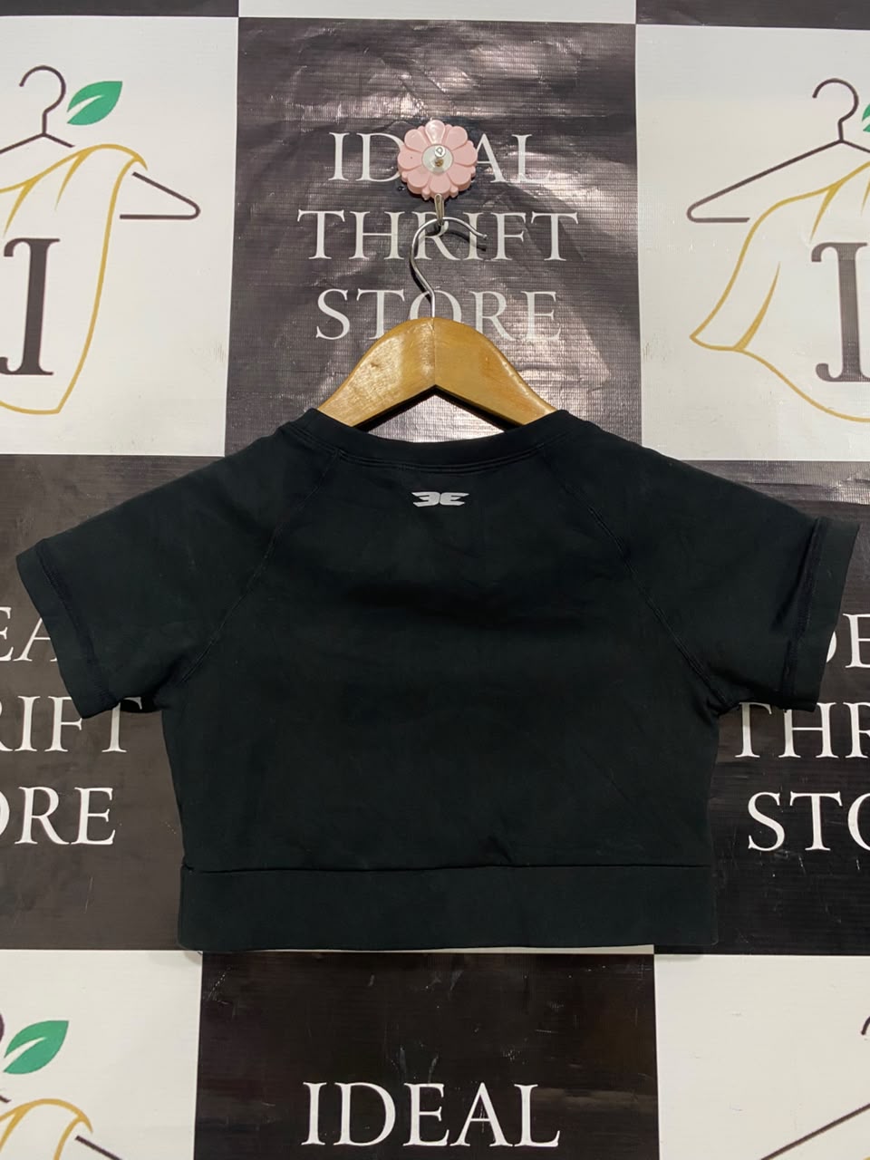 ELITE ELEVEN |XS| BUST 12| A21| BLACK SHORT SLEEVE ATHLETIC CROP TOP WITH CHEST CUT-OUT