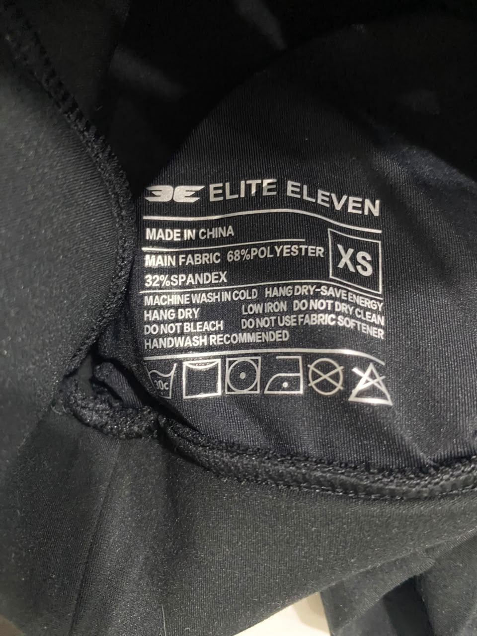 ELITE ELEVEN |XS| BUST 12| A21| BLACK SHORT SLEEVE ATHLETIC CROP TOP WITH CHEST CUT-OUT