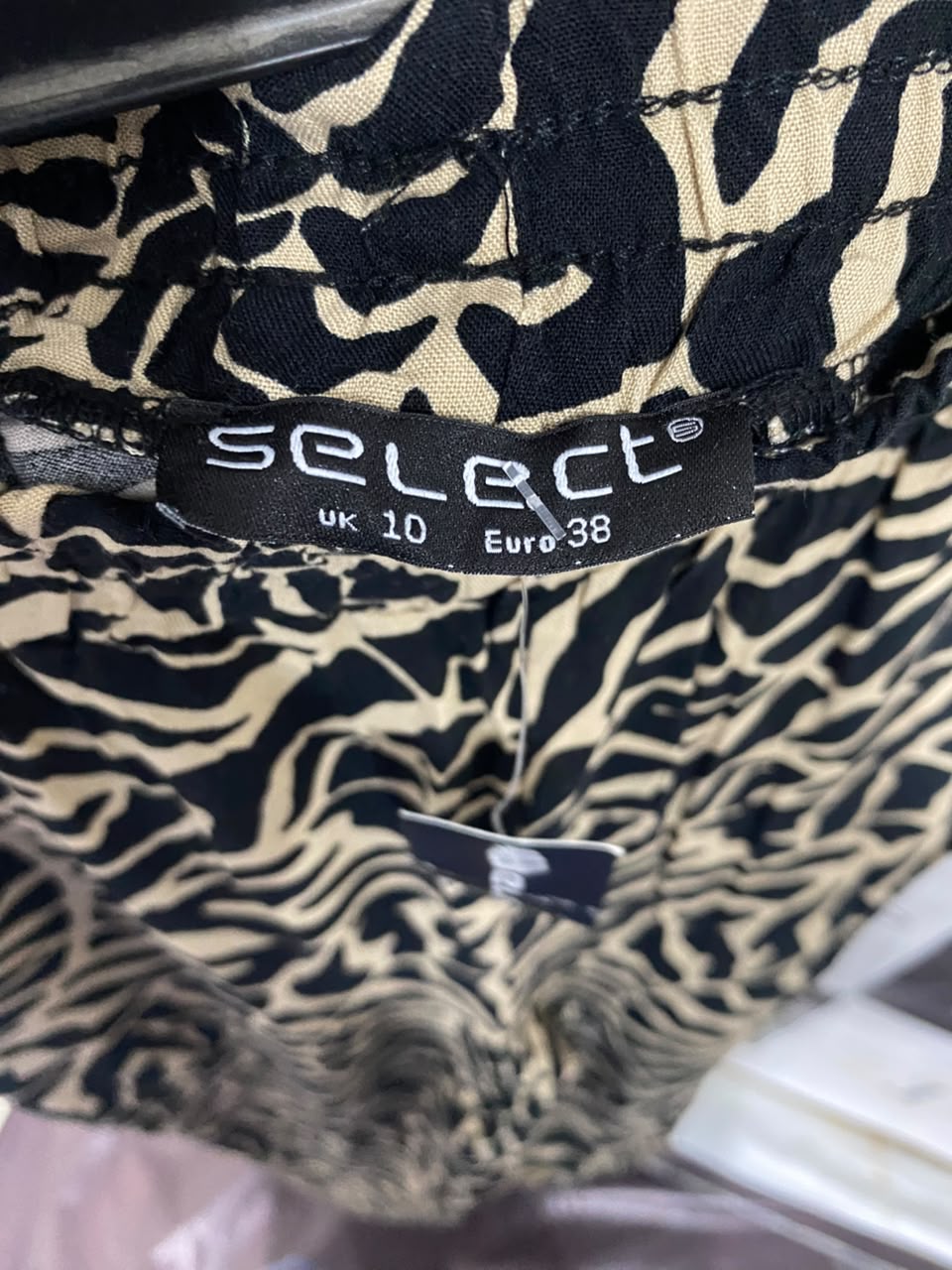 SELECT |S| WAIST 26| A21| BLACK AND BEIGE ABSTRACT SWIRL PATTERN WIDE LEG TROUSERS RELAXED FIT PANTS