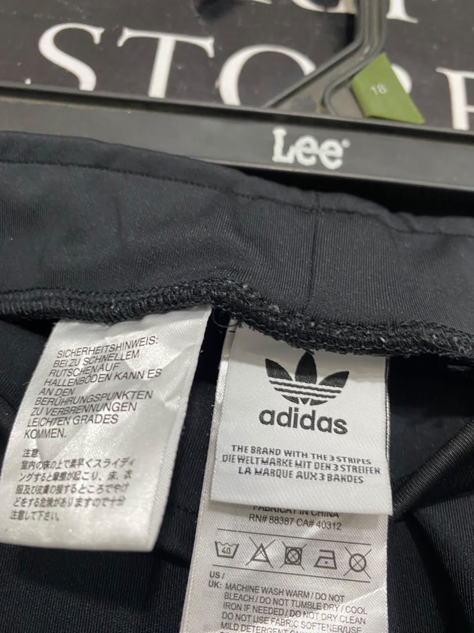 ADIDAS |XS| WAIST 25| A21| BLACK BIKER SHORTS LOGO TAPE STRIPE ACTIVEWEAR GYM CYCLING SHORTS