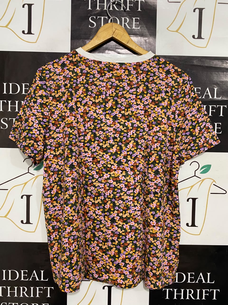 VERY |L| BUST 21| A21| FLORAL PRINT T-SHIRT MULTICOLOR DAISY SHORT SLEEVE TOP
