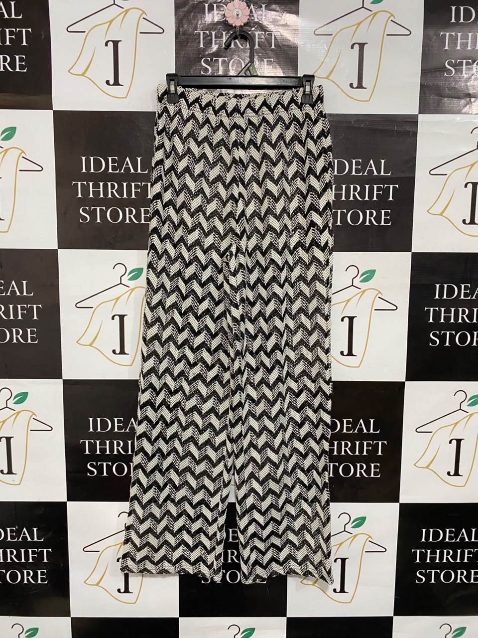 PAPAYA |S| WAIST 26| A21| BLACK AND WHITE ZIGZAG PANTS CHEVRON PRINT WIDE LEG TROUSERS CASUAL