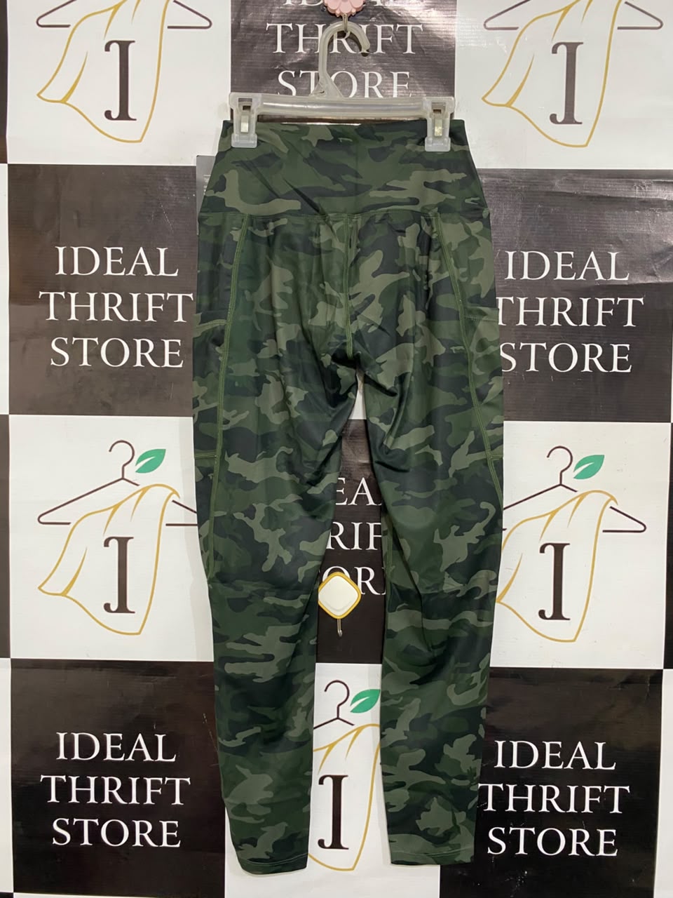 ZEE ZEE |XS| WAIST 20| A22| OLIVE GREEN CAMO ATHLETIC LEGGINGS | HIGH-WAISTED POCKET WORKOUT TIGHTS