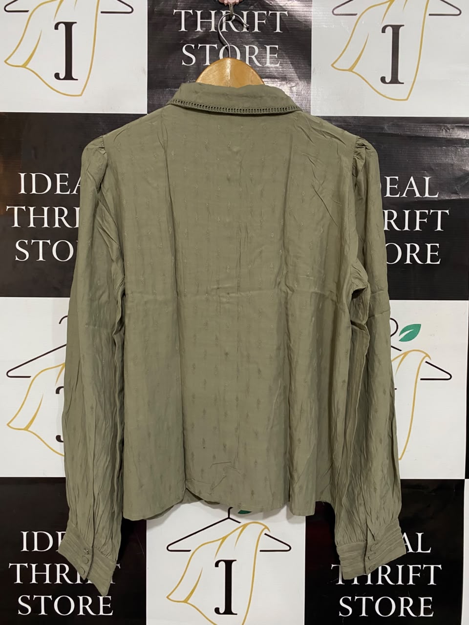 Y A S |L| BUST 20| A22| SAGE GREEN COLLARED PINTUCK BLOUSE | ELEGANT LONG-SLEEVE BUTTON-UP TOP