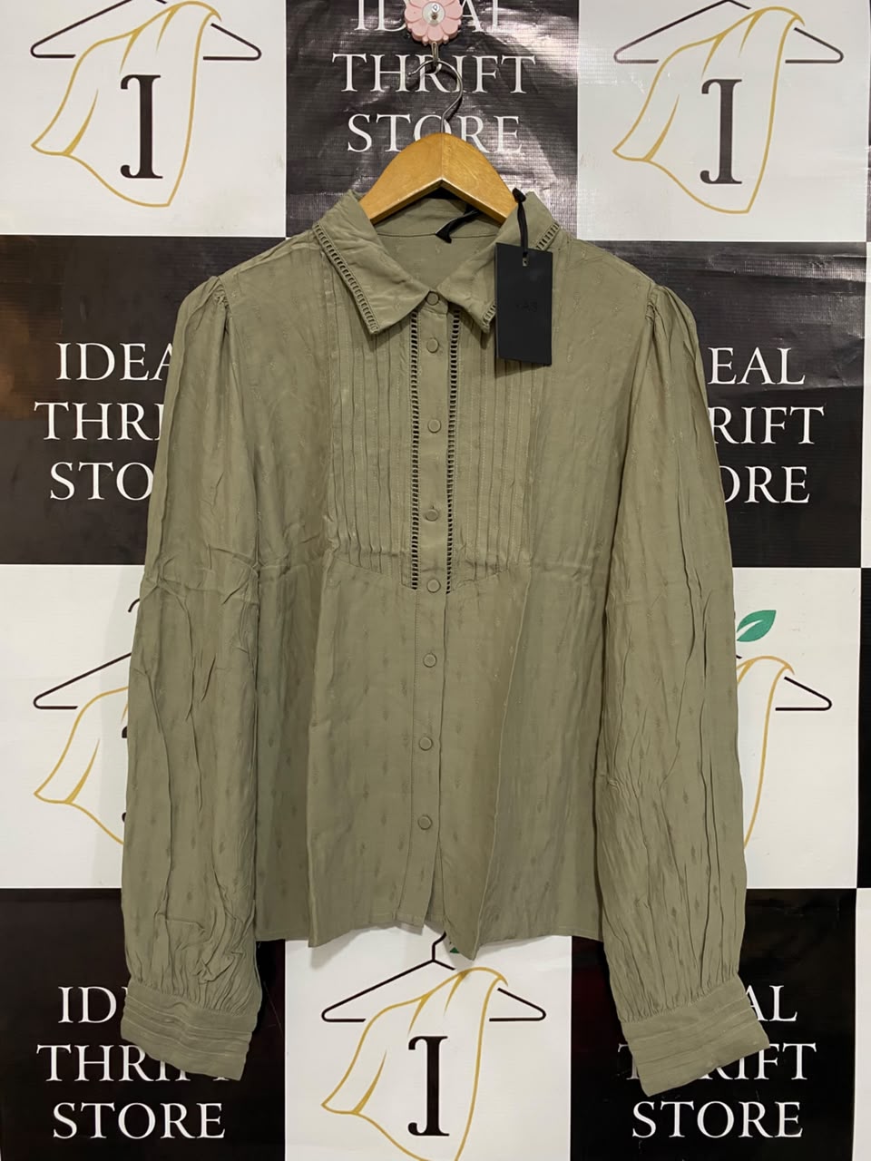 Y A S |L| BUST 20| A22| SAGE GREEN COLLARED PINTUCK BLOUSE | ELEGANT LONG-SLEEVE BUTTON-UP TOP