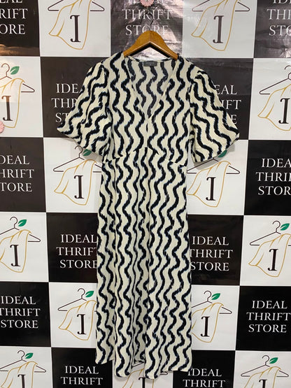PAPAYA |M| BUST 18| A23| BLACK & CREAM WAVY PRINT MIDI DRESS