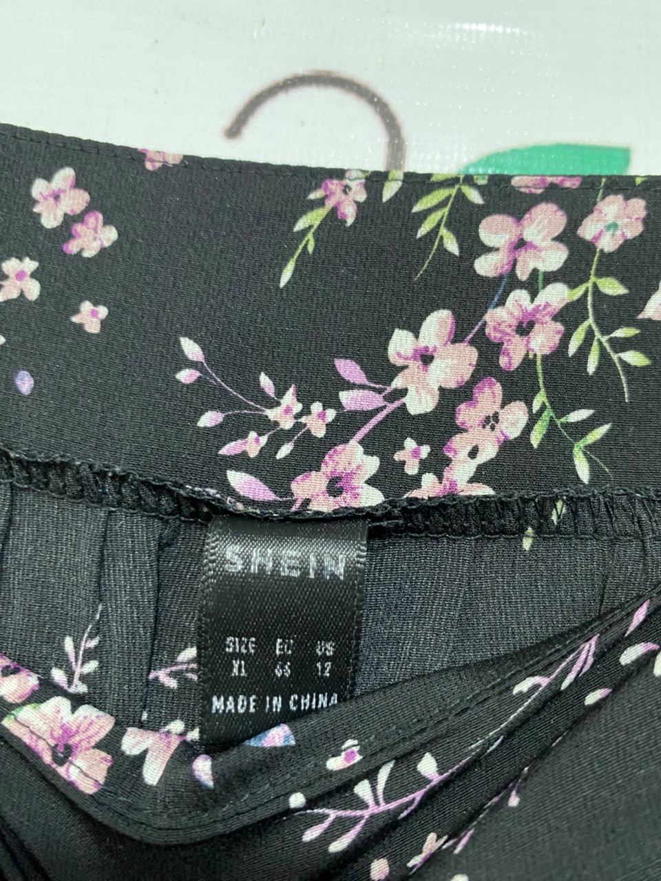 SHEIN |XL| BUST 20| A23| BLACK FLORAL PRINT TIERED MIDI DRESS