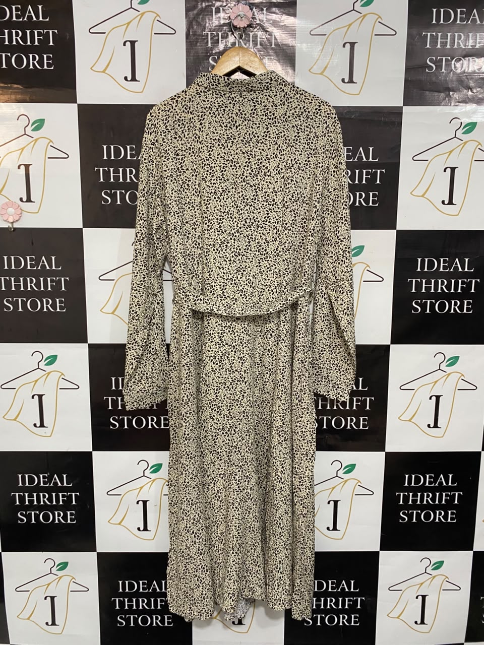 NEW LOOK |XL| BUST 23| A23| CREAM AND BLACK ANIMAL PRINT COLLARED TIE-WAIST MIDI DRESS