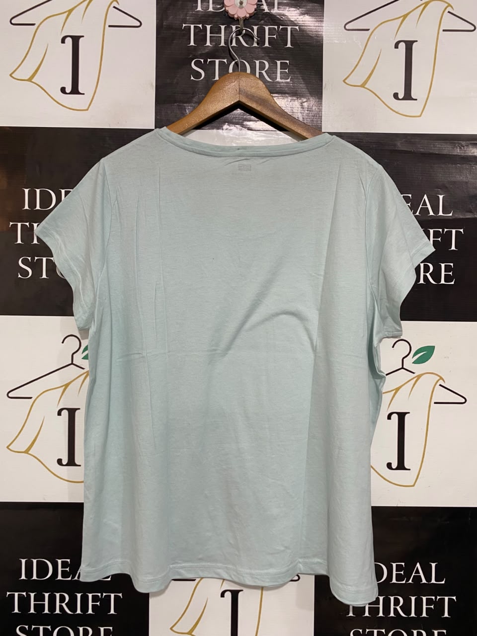 F&F |L| BUST 22| A23| MINT GREEN "HOLLY JOLLY" WREATH GRAPHIC T-SHIRT | CASUAL HOLIDAY SHORT-SLEEVE TOP