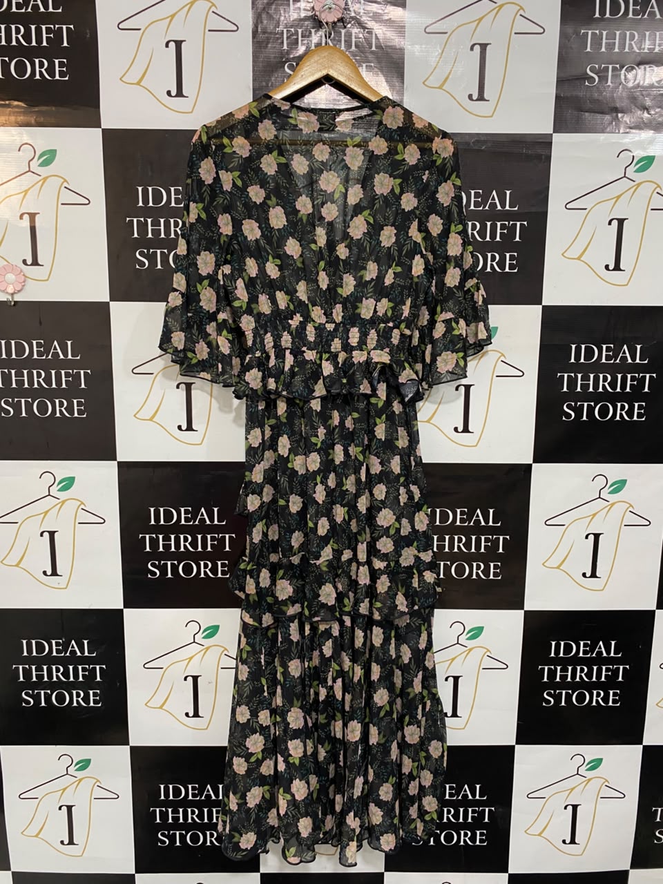 F&F |M| BUST 17| A23| BLACK AND PINK FLORAL V-NECK RUFFLE TIERED MIDI DRESS