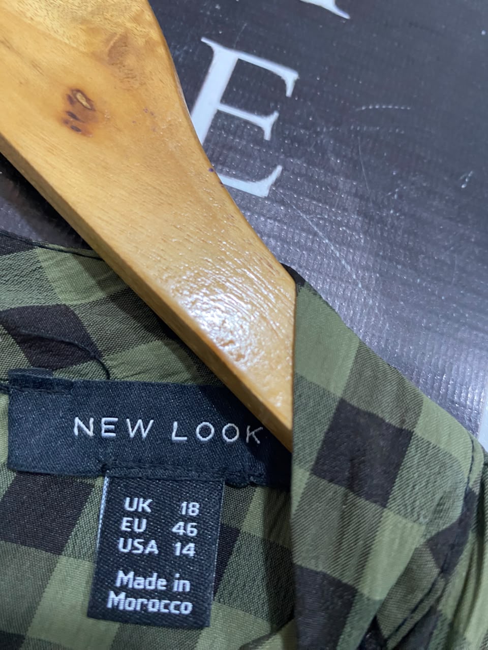 NEW LOOK |L| BUST 22| A23| OLIVE GREEN AND BLACK GINGHAM RUFFLE-TRIM MIDI DRESS | LONG-SLEEVE PLAID CASUAL DRESS