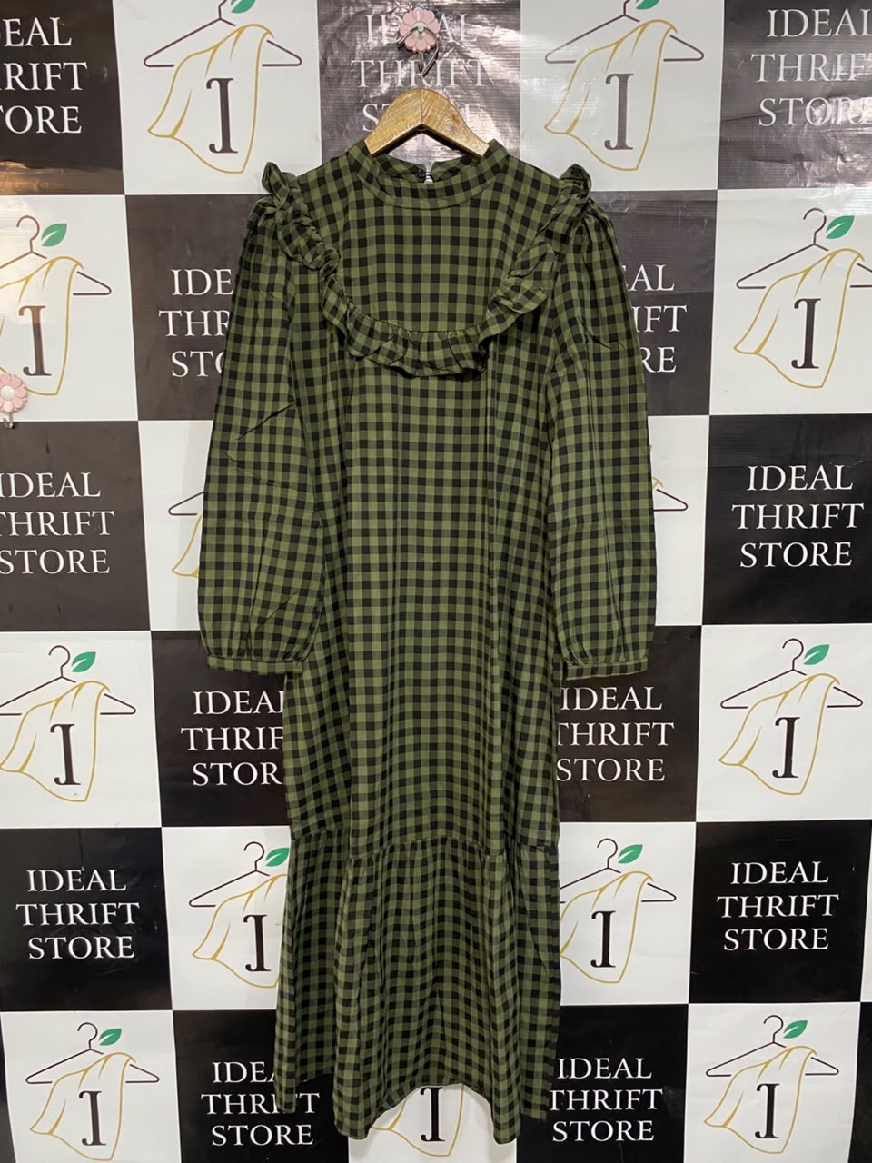 NEW LOOK |L| BUST 22| A23| OLIVE GREEN AND BLACK GINGHAM RUFFLE-TRIM MIDI DRESS | LONG-SLEEVE PLAID CASUAL DRESS