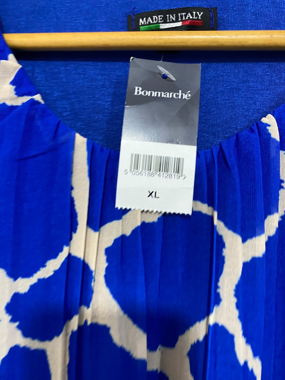 BONMARCHE |XL| BUST 21| A23| ROYAL BLUE AND CREAM GIRAFFE ANIMAL PRINT PLEATED BLOUSE | LONG-SLEEVE CASUAL TOP