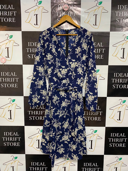 SHEIN CURVE |XL| BUST 22| A23| NAVY BLUE AND WHITE FLORAL V-NECK TIE-WAIST MIDI DRESS