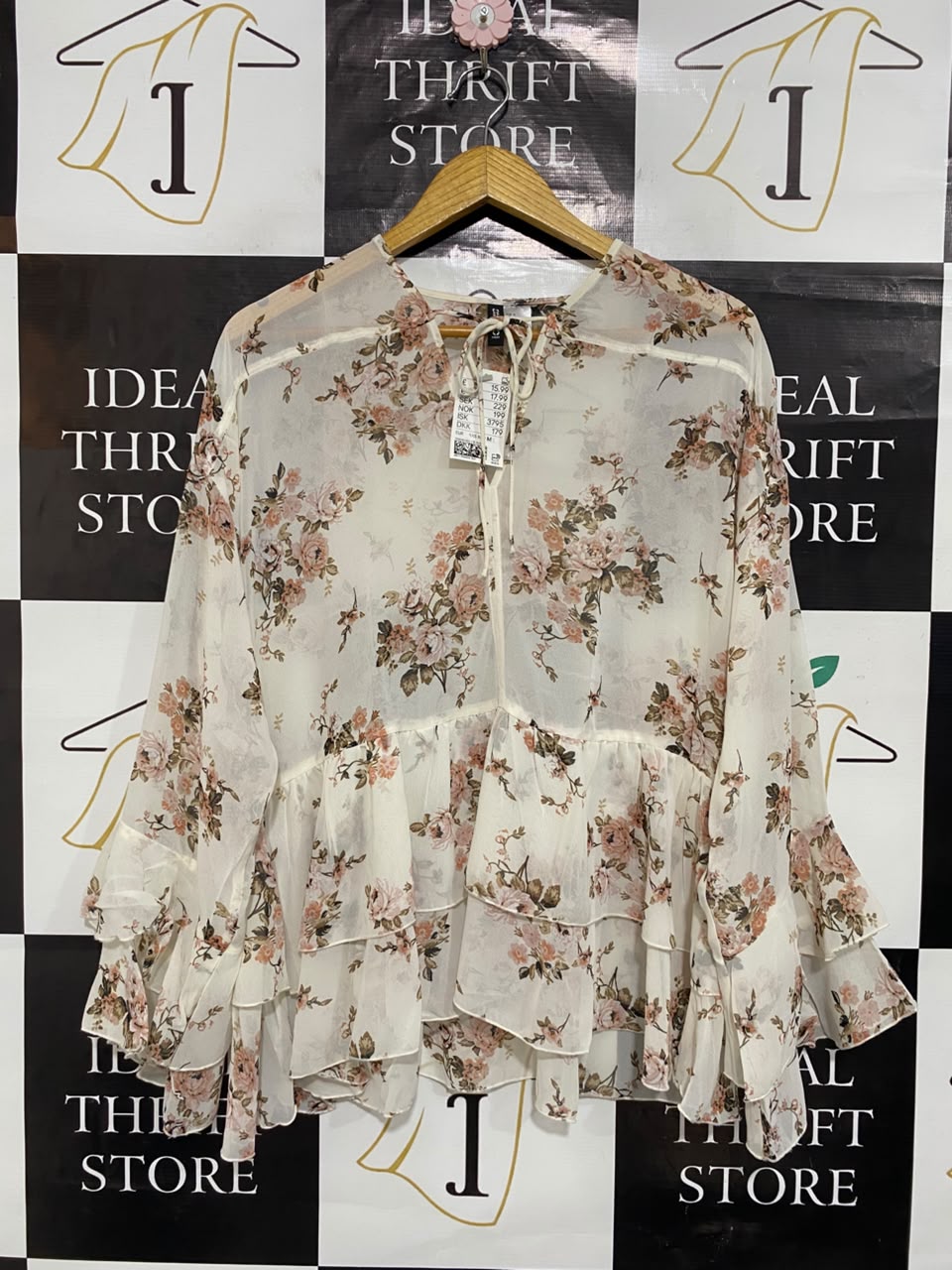 H&M |M| BUST 21| A23| CREAM AND PINK FLORAL TIE-NECK TIERED RUFFLE LONG-SLEEVE BLOUSE | BOHO PEPLUM TOP