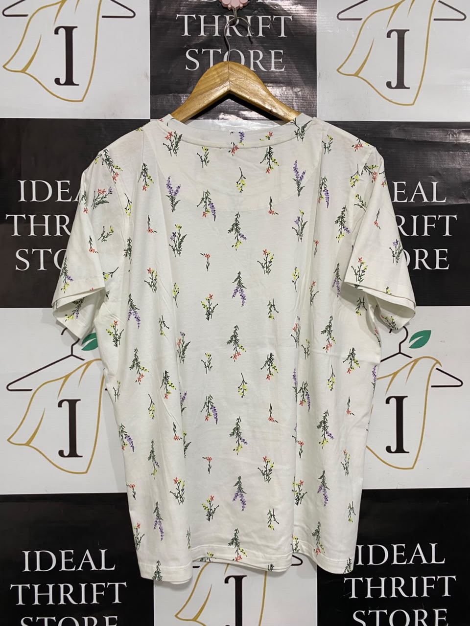M&S |L| BUST 21| A22| WHITE MULTI-COLOR WILDFLOWER PRINT CREW NECK T-SHIRT | CASUAL SHORT-SLEEVE TOP