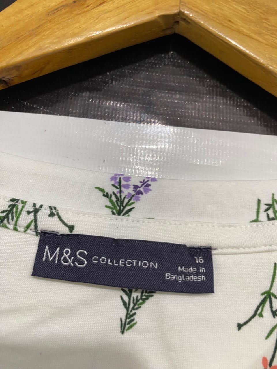M&S |L| BUST 21| A22| WHITE MULTI-COLOR WILDFLOWER PRINT CREW NECK T-SHIRT | CASUAL SHORT-SLEEVE TOP