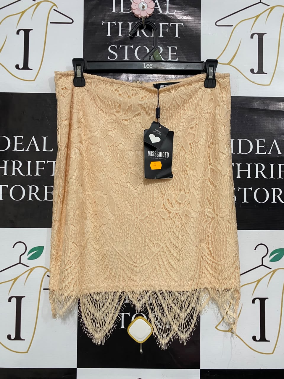 MISSGUIDED |L| WAIST 30| A22| PEACH LACE SCALLOPED HEM MINI SKIRT | ELEGANT PARTY SKATER SKIRT