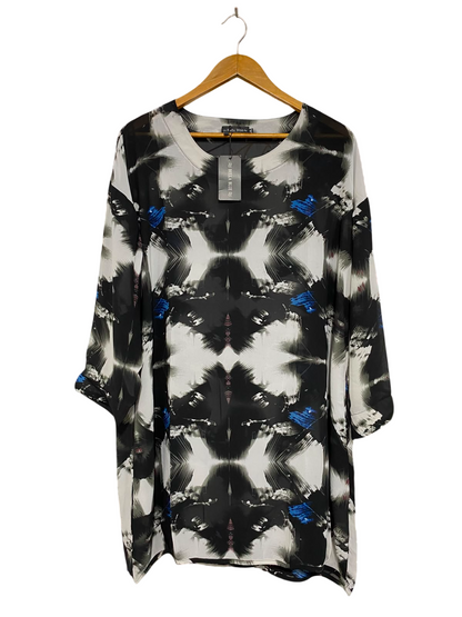 BELLA BLUE |L/XL| BUST 22| A24| BLUE BLACK, WHITE, AND BLUE ABSTRACT BRUSHSTROKE PRINT TUNIC TOP | ARTISTIC OVERSIZED BLOUSE