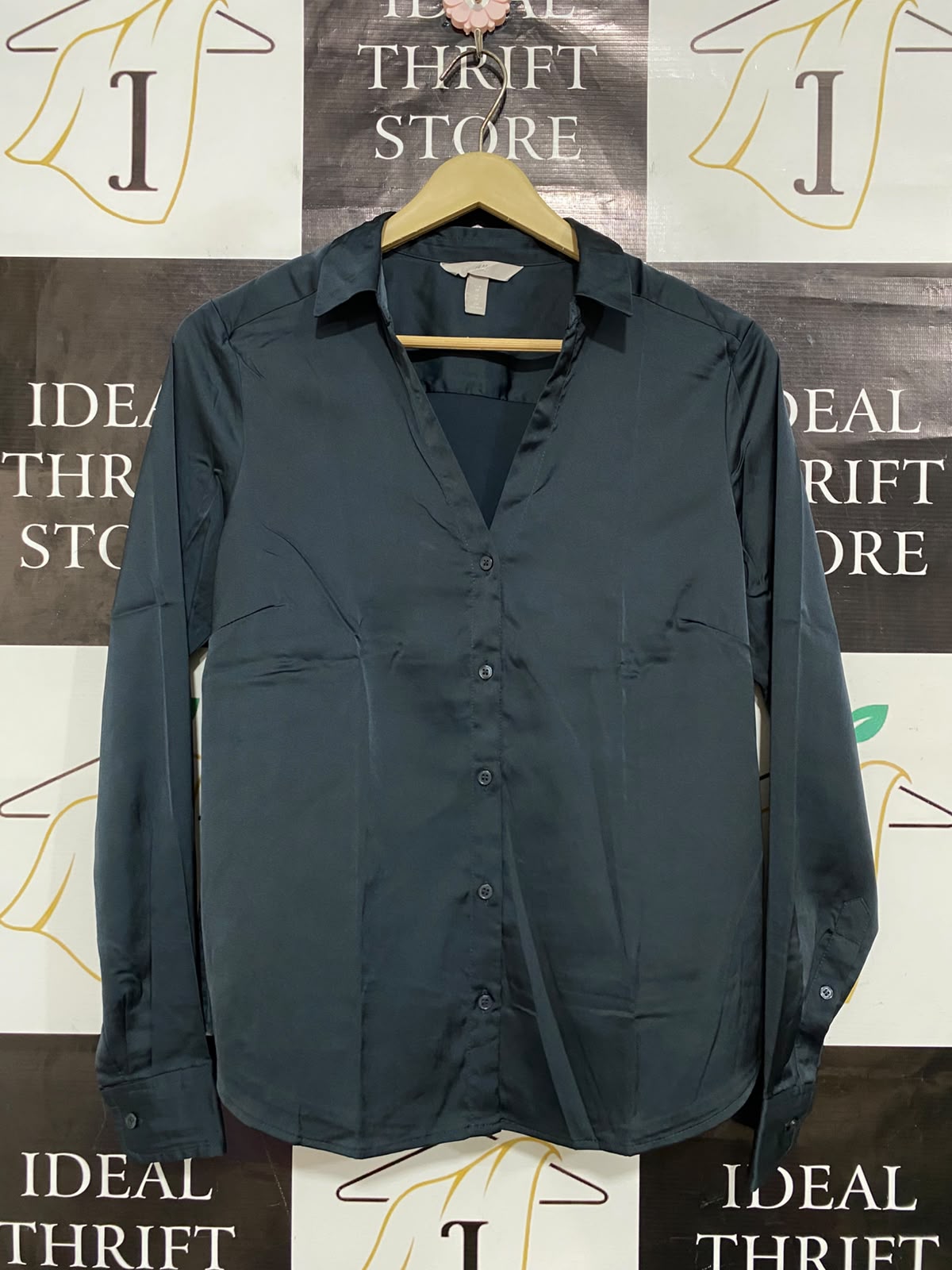 H&M |M| BUST 17| A24| DARK FOREST GREEN SATIN V-NECK LONG-SLEEVE BUTTON-UP BLOUSE | ELEGANT TAILORED SHIRT