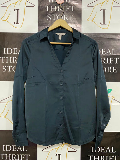 H&M |M| BUST 17| A24| DARK FOREST GREEN SATIN V-NECK LONG-SLEEVE BUTTON-UP BLOUSE | ELEGANT TAILORED SHIRT