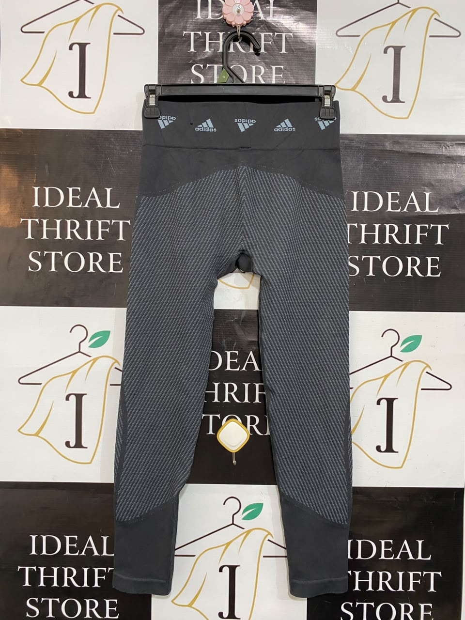 ADIDAS |XS| WAIST 24| A23| BLACK SEAMLESS BRANDED LOGO ATHLETIC LEGGINGS